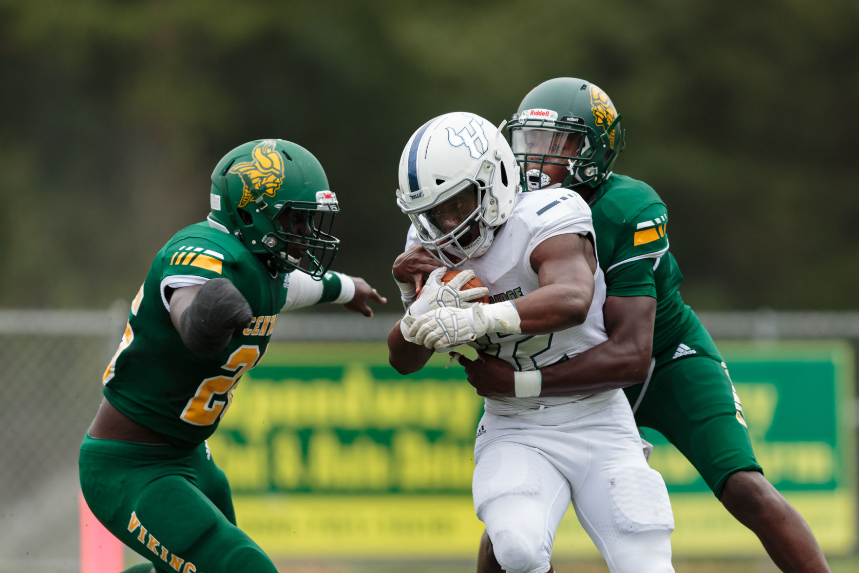 The Ragin' Bulls come from behind in the Battle of the Horns to defeat the Vikings 27-20.
